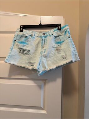 Light Wash Distressed Denim Shorts - Women's